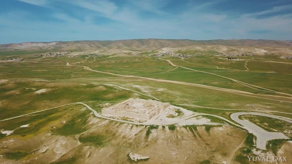 בשיא הקיץ: נאסרה הכניסה לכל מסלולי הטיול בשמורות הטבע