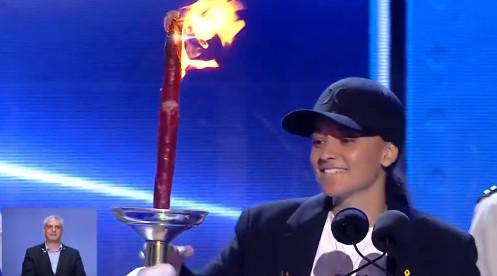 "לכבוד הקב"ה שנתן את הכוחות": צפו במשואה של אמילי דמארי