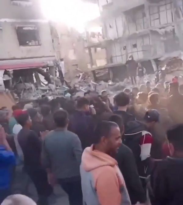 הפגנת ענק נגד חמאס בעזה: "טרוריסטים תמותו"