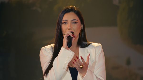 "אין לי ארץ אחרת": גרסת הנציגה לאירוויזיון יובל רפאל | צפו