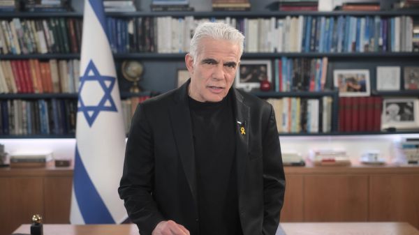 לפיד על תצהיר ראש השב"כ: "מוכיח שנתניהו מסוכן לביטחון ישראל"