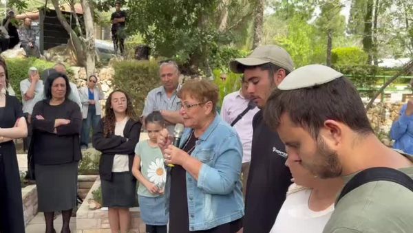 מרים פרץ באזכרה לבנה אלירז: אפשר להיות בן תורה ולוחם בגולני