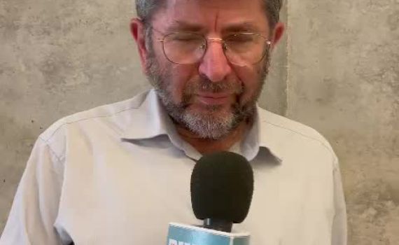 לאחר שהניח זר עם יו"ר הכנסת אוחנה: האב השכול בראיון