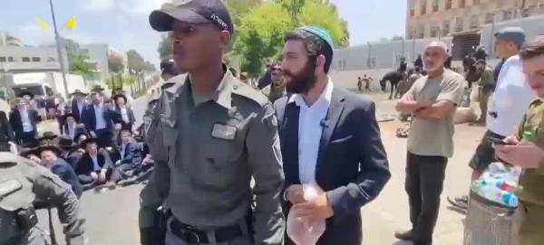 חרדים קיצוניים תקפו את המתגיייסים והטיחו בח"כ: "כמו סינוואר"