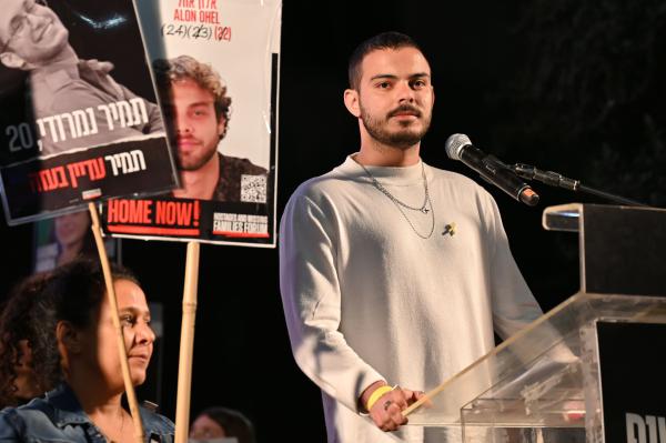 "אל תסיטו את המבט": עומר ונקרט בפנייה לראש הממשלה