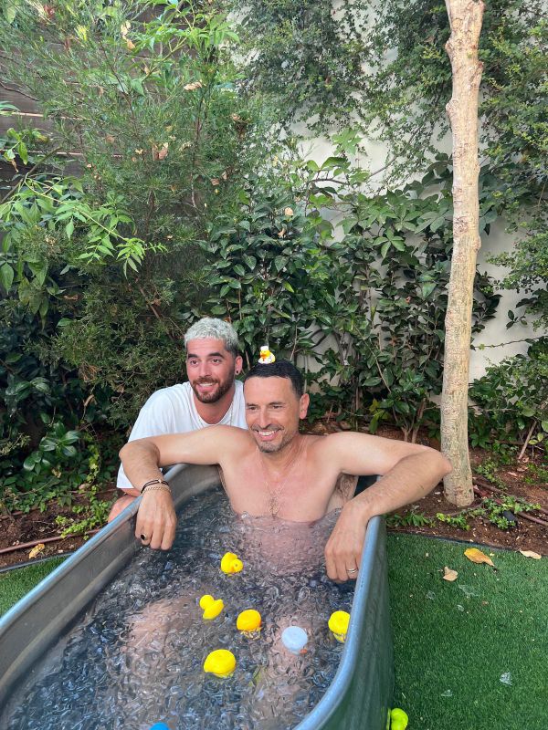 שובר לב: הזוג זו-ארץ מוציא שיר לזכר אחיינם שנרצח בטבח