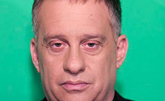 בגיל 64: עמנואל רוזן בקאמבק מפתיע