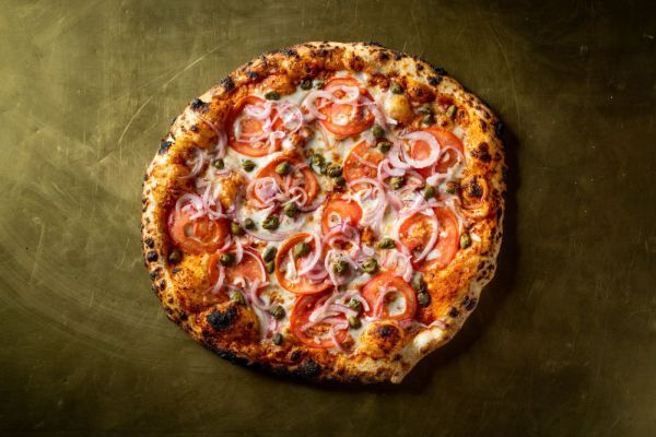 הפיצה שהוכתרה כאחת מ-50 הטובות בעולם – מגיעה לתל אביב