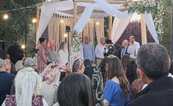 מזל טוב: הבן של האלוף ונכדת הרב הסרוג התחתנו