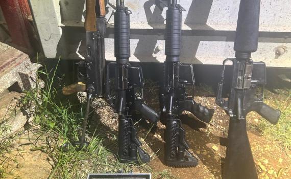 M16, קלצ'ניקוב, אקדח, רימון | בתיעוד מצבור אמל"ח בכפר כנא