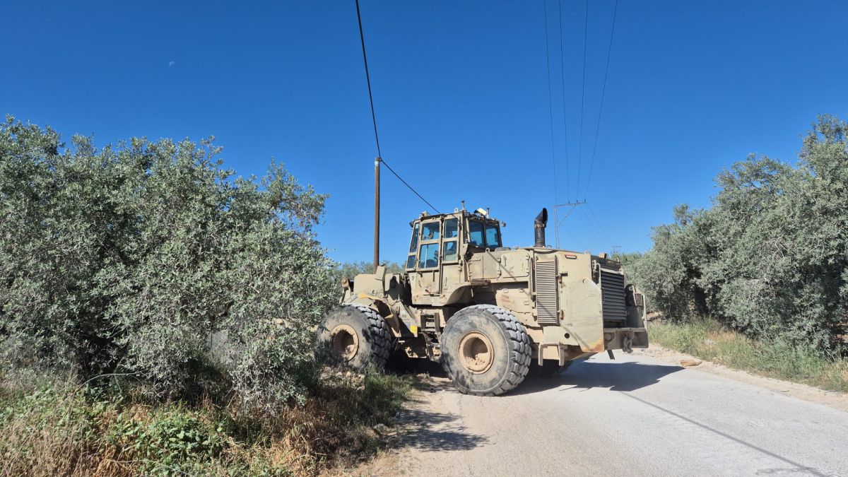 למנוע הסתתרות מחבלים: צה"ל מחשף שטחים בכביש 5