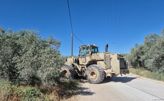 למנוע הסתתרות מחבלים: צה"ל מחשף שטחים בכביש 5