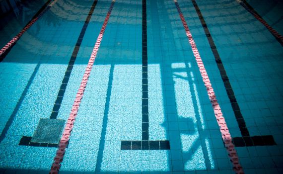 אסון בחופשה: ילד בת 6 טבע בבריכת מלון בים המלח, מצבו קשה