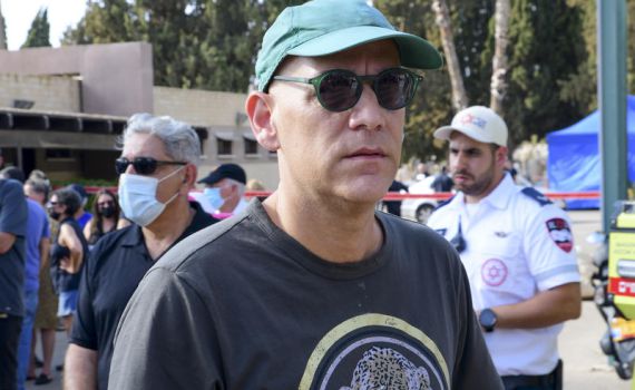 כתב חדשות 12 זרק מאזין משידור: "שקט, ביביסט"