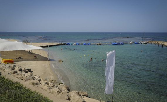 אשקלון: גבר בן 77 במצב קשה לאחר שטבע