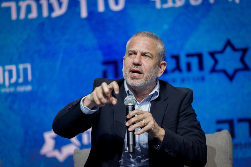 ינון מגל בתגובה ראשונה לתביעת הענק נגדו