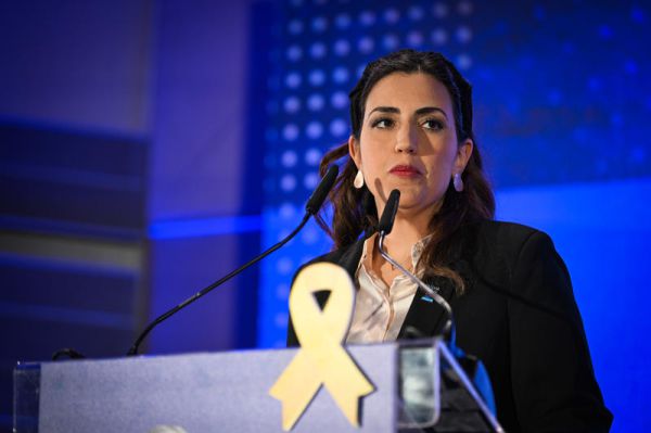 העיתונאית הסרוגה זומנה ללהב 433