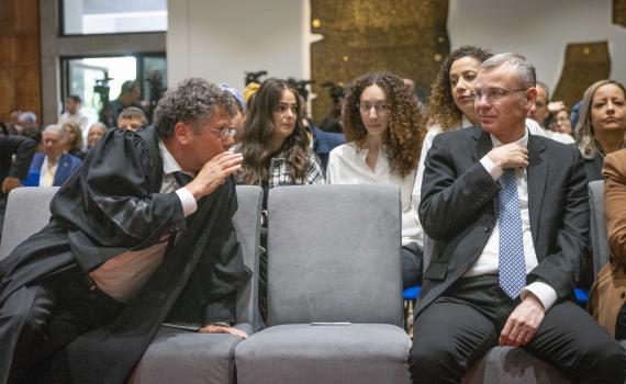 תמונת היום: שר המשפטים מחרים את נשיא בית המשפט העליון