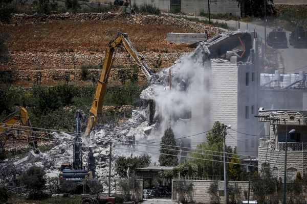 אום אל פאחם: נהרס שלד בניין לא חוקי של משפחות פשע | תיעוד