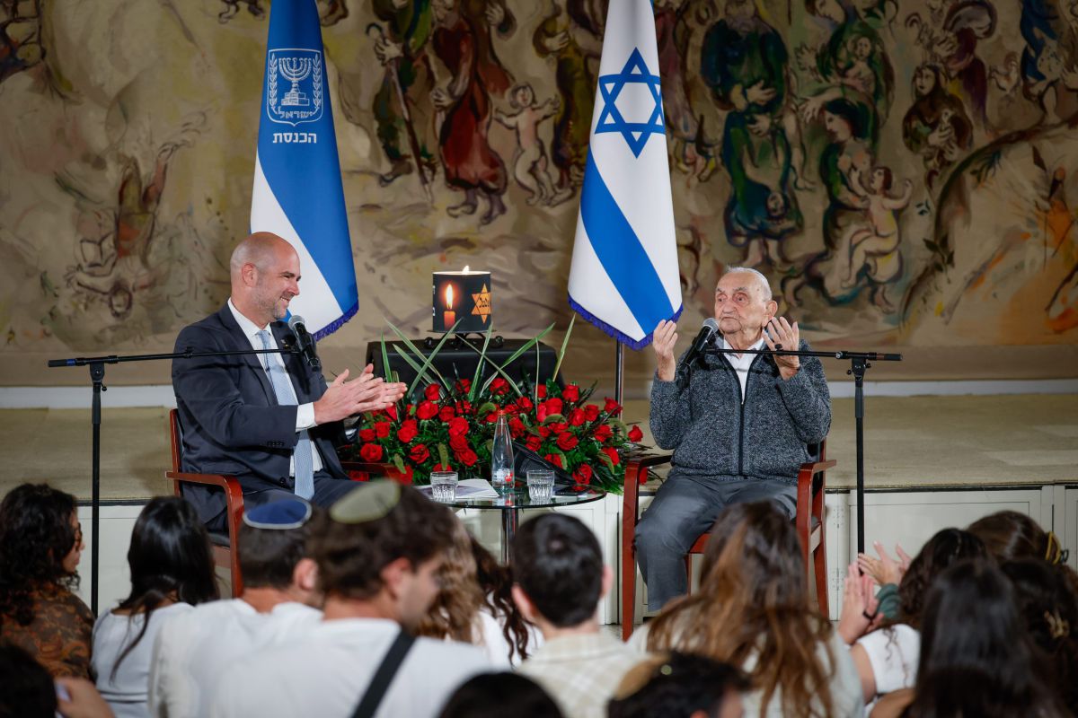 מרגש: שורד השואה באירוע זיכרון בסלון בכנסת. צפו