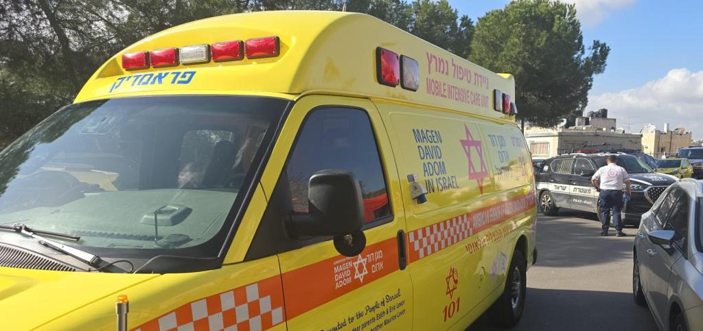 אשדוד: הולך רגל נפגע מרכב, מצבו קשה