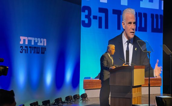 לפיד תוקף: "מסתבר שהאחים המוסלמים קנו את הממשלה שלכם"