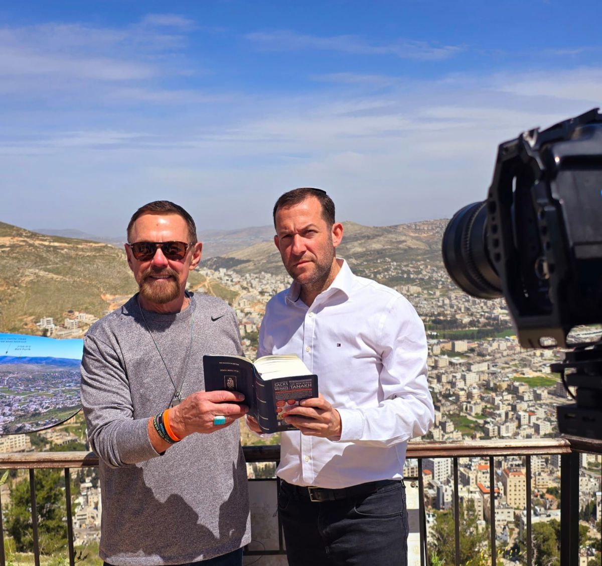 כוכב הטלוויזיה שידר מהשומרון: "נצביע רק למי שיתמוך בריבונות"