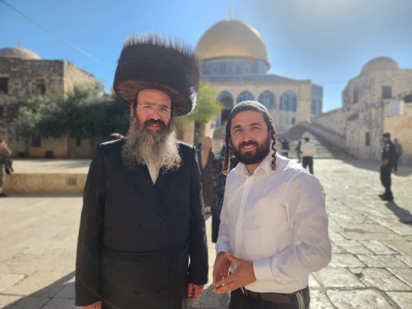 צבי סוכות עלה להר הבית: "עם דמעות בעיניים"