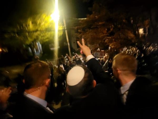 קבלת פנים צוננת: פרו פלסטינים השליכו בקבוקים לעבר בן גביר