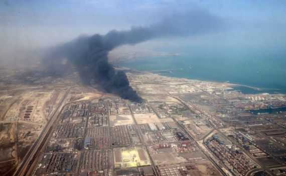 השריפה בנמל באיראן התחדשה – נשיא המדינה הגיע לזירת האירוע