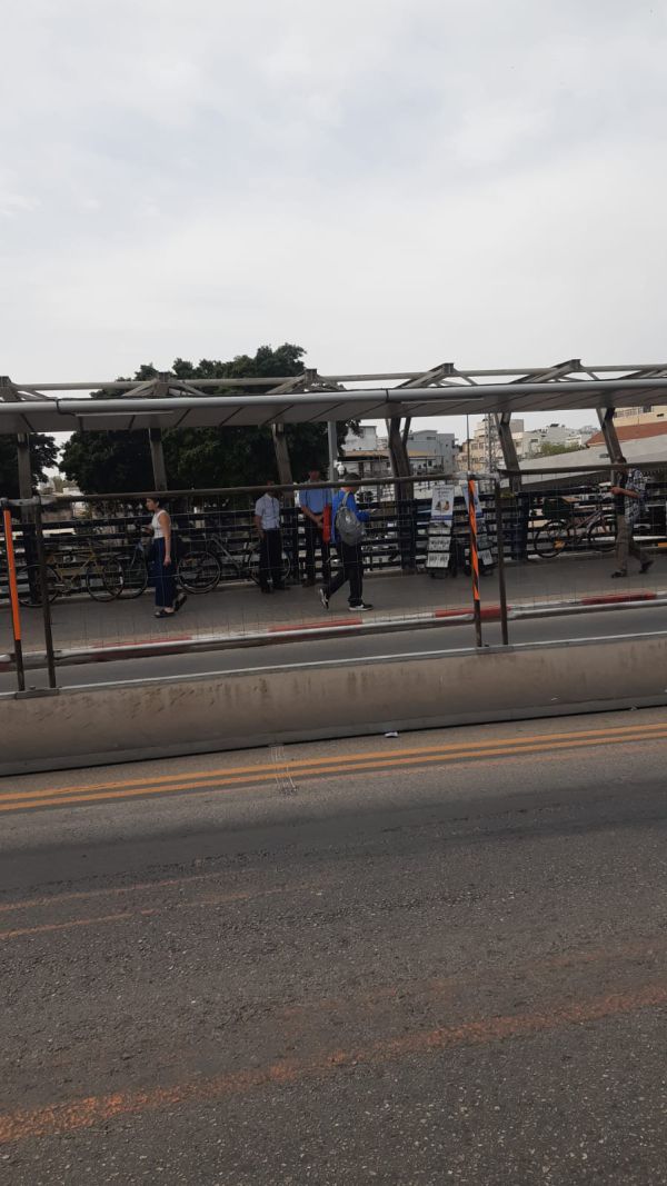 התושבים זועמים: דוכן מיסיון הוקם בלב תל אביב | תיעוד