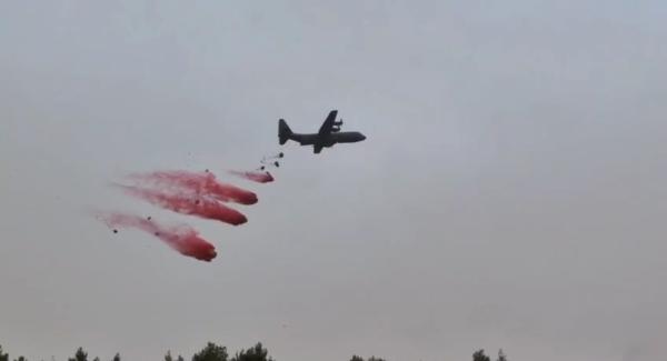 חיל האוויר הגיע: מטוסי השמשון של צה"ל פועלים לכיבוי השריפות
