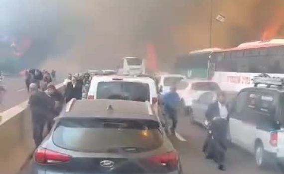 השריפה בכביש 1: הכבאות בגיוס כללי, תשעה בני אדם חולצו מרכב