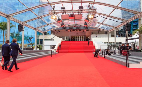 אלכסה דול חושפת: הכוכב המפורסם תקף אותי מינית