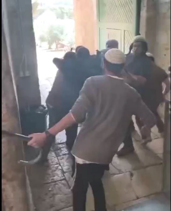 יהודים נעצרו בשער הר הבית עם גדי; ניסו להקריבו לפסח שני