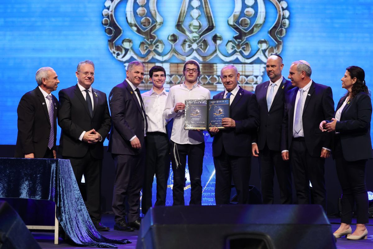 אלעד יניר מפ"ת הוא חתן התנ"ך העולמי לשנת תשפ"ה