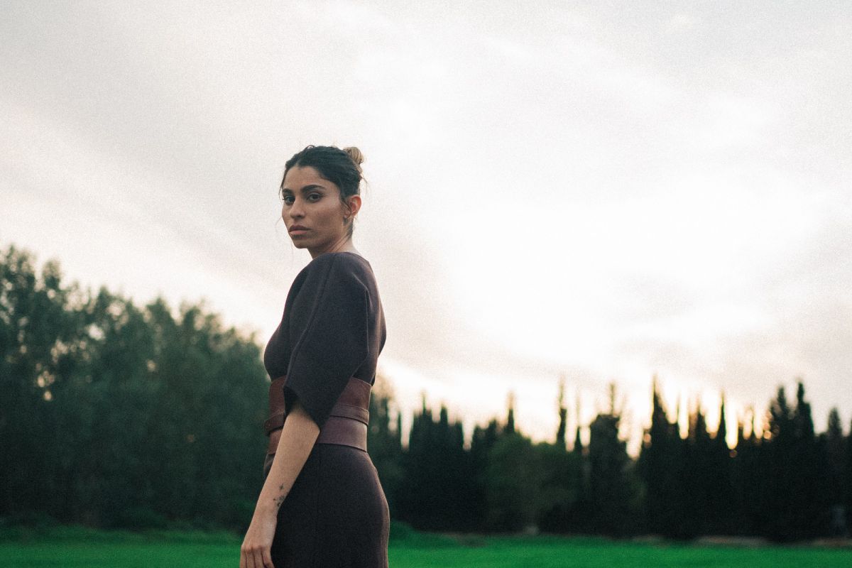 טרנד השירים האמוניים מגיע גם לכוכבת "המפקדת"