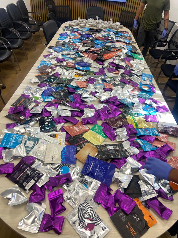 המשטרה תפסה 8 קילו סמים של משפחת פשע