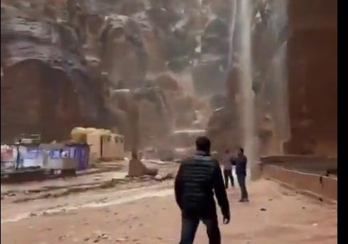 סוף עצוב: הסתיימו החיפושים אחרי אם ובנה שנסחפו בשטפונות