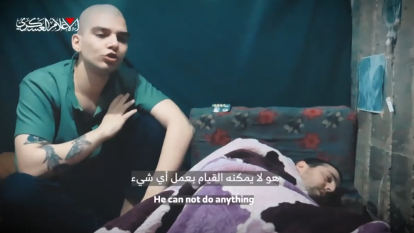 המשפחות התירו את פרסום הסרטון של שני החטופים