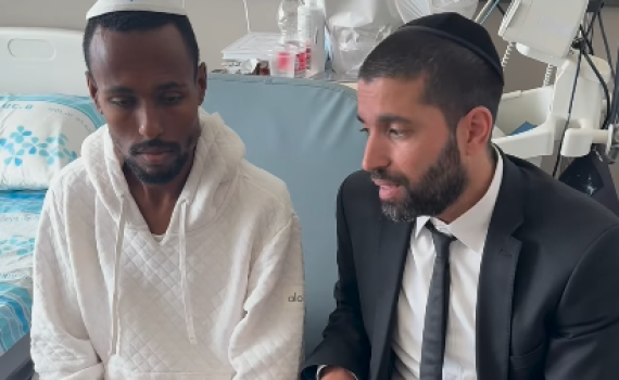 גדי קינדה בתיעוד ראשון מבית החולים: "תמשיכו להתפלל"