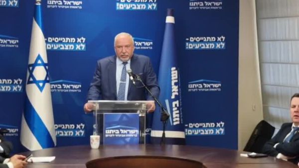 שאלנו את ליברמן: האם גם הרמטכ"ל קיבל החלטה פוליטית?