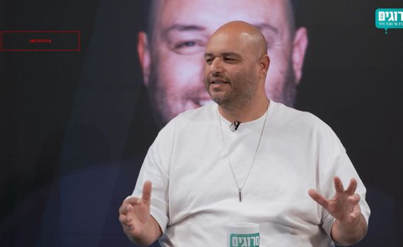 שי צברי: "אני לא מנגן, אני מלחין תוך כדי שאני שר" | ראיון