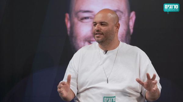 שי צברי: "אני לא מנגן, אני מלחין תוך כדי שאני שר" | ראיון