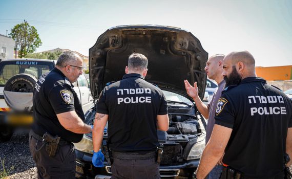 נעצרה חולייה ששדדה מאות אלפי שקלים באיומי אקדח