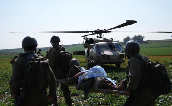 תיעוד נדיר: פינוי פצועים ממצלמת הקסדה של החובשים ברצועת עזה