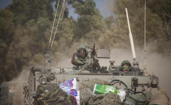 משלושה מוקדים: בישראל נערכים למתקפה משולבת