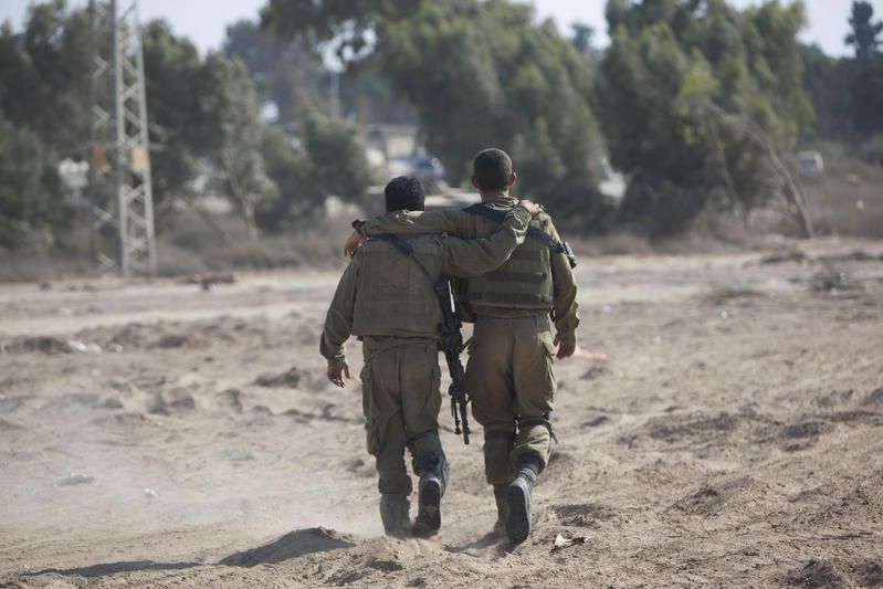 עוצרים הכל ומתפללים להצלחת חיילי צה"ל