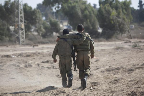 עוצרים הכל ומתפללים להצלחת חיילי צה"ל