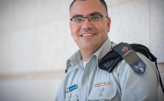 אחרי התקיפה בתימן: דובר צה"ל בערבית מסתלבט על החות'ים